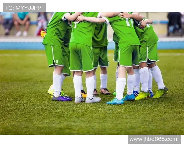 乐扣与足球明星的精彩碰撞揭示运动与生活的完美结合