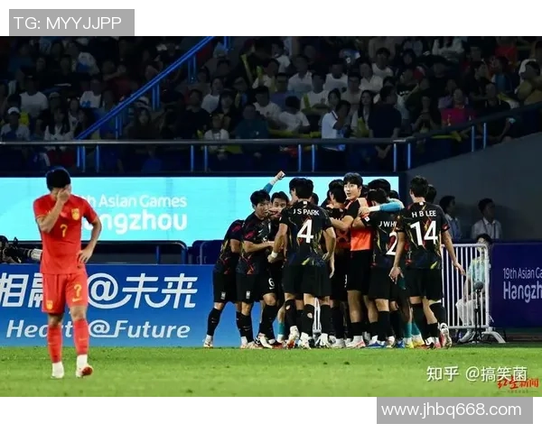 赛后复盘:杭州足球队与北京足球队的表现分析与状态对比 赛后复盘:杭州足球队与北京足球队的表现分析与状态对比