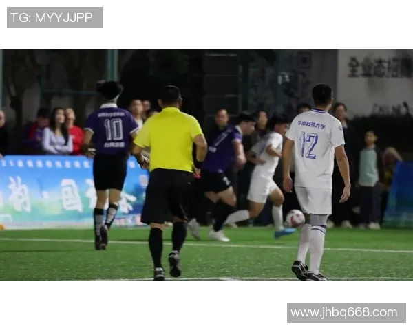 足球明星与美食的奇妙碰撞高清图片展现精彩瞬间 足球明星与美食的奇妙碰撞高清图片展现精彩瞬间